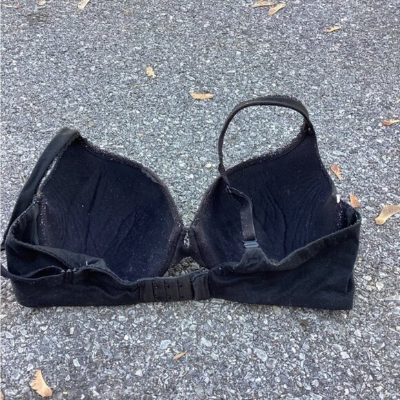 Women’s Victoria’s Secret black padded perfect coverage 36D - Picture 2 of 4